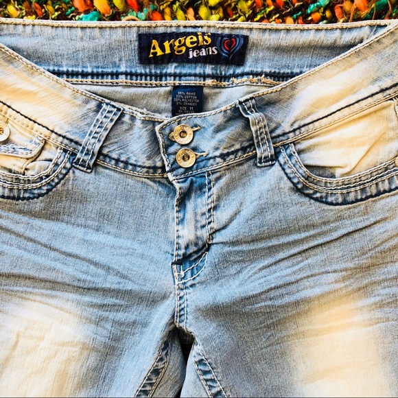 Light wash cuff capris - Picture 4 of 8